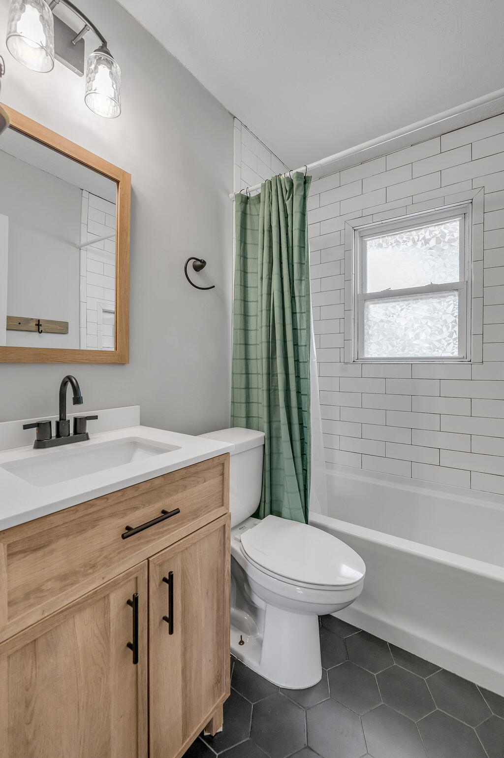 1976 Greenleaf Drive