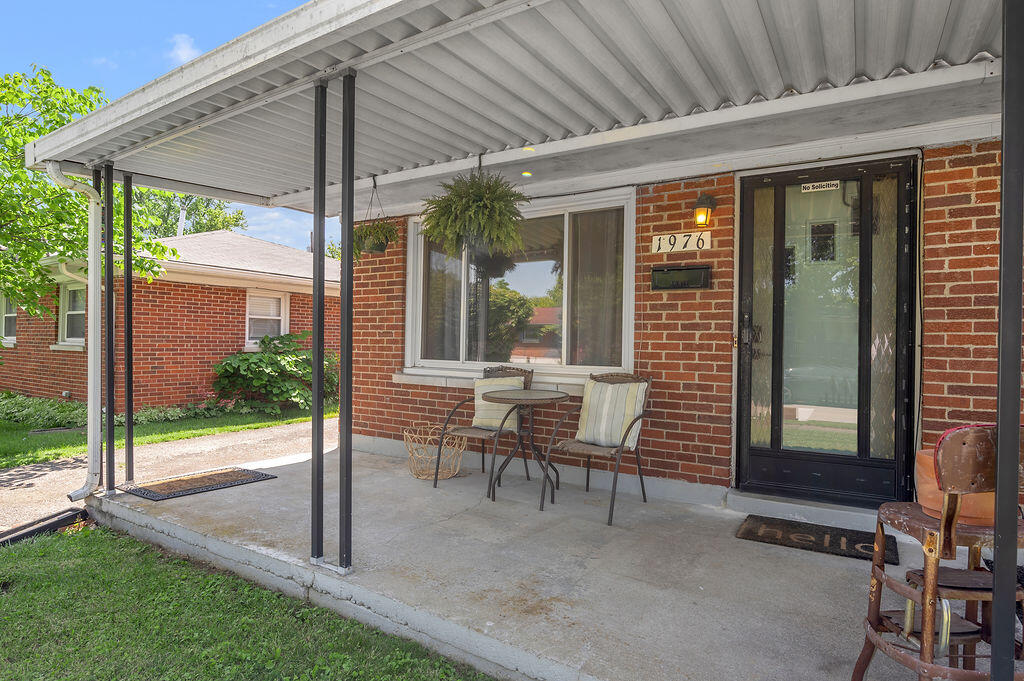 1976 Greenleaf Drive