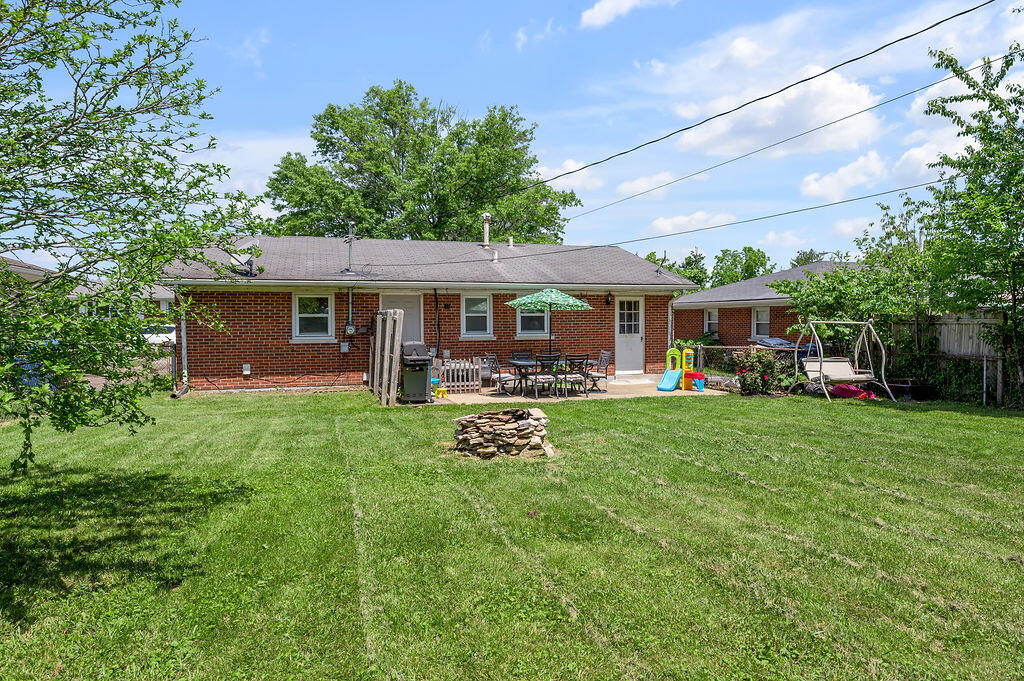 1976 Greenleaf Drive