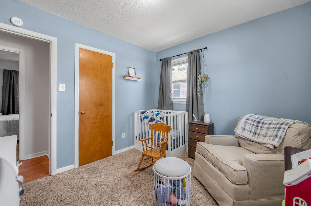 1976 Greenleaf Drive