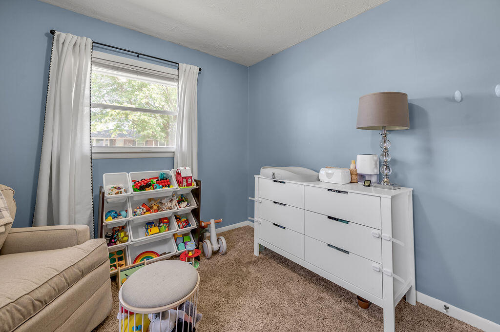 1976 Greenleaf Drive