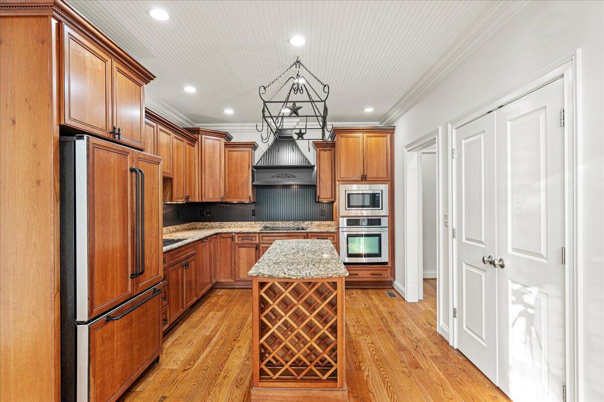 228 Chippendale Circle