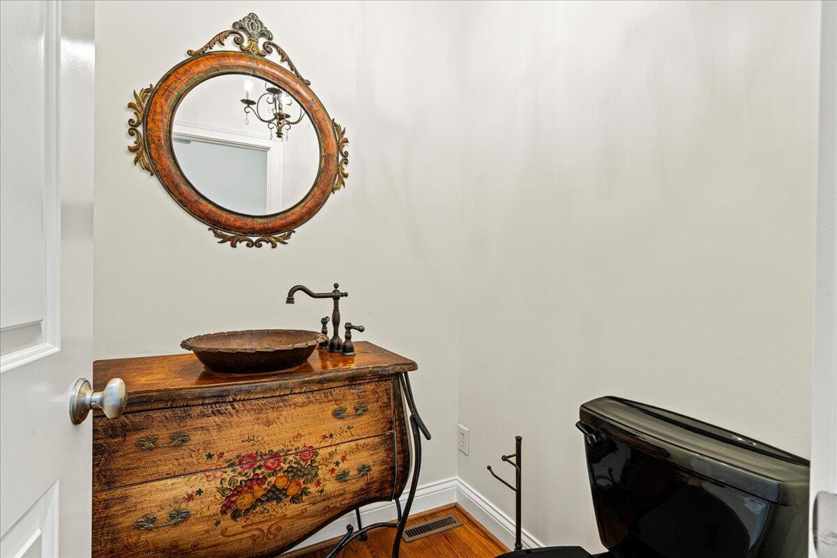 228 Chippendale Circle