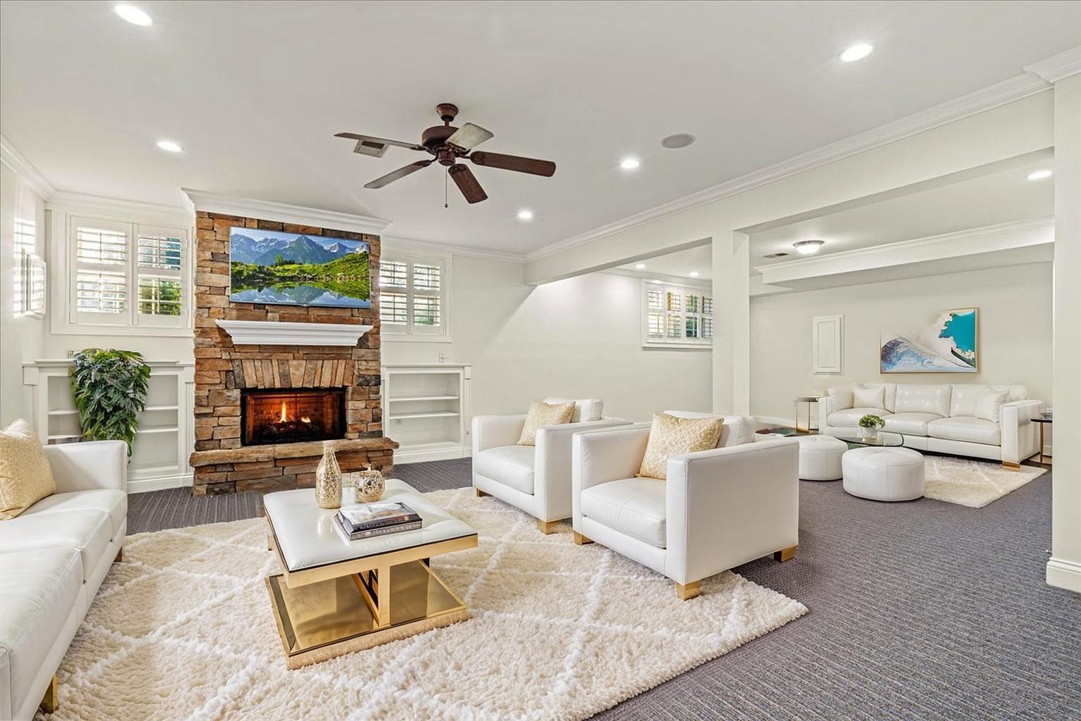 228 Chippendale Circle