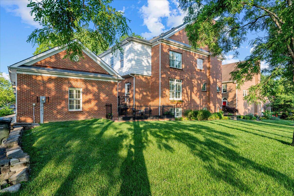 228 Chippendale Circle