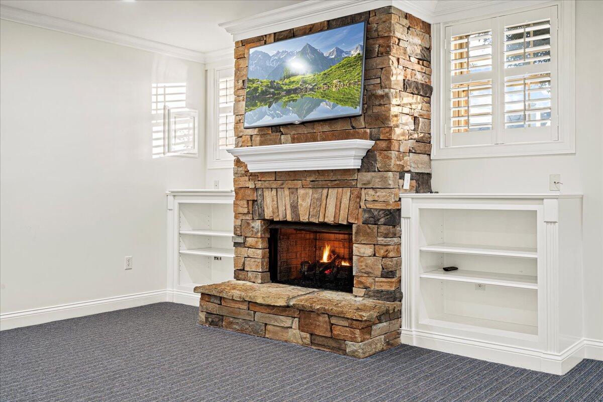 228 Chippendale Circle