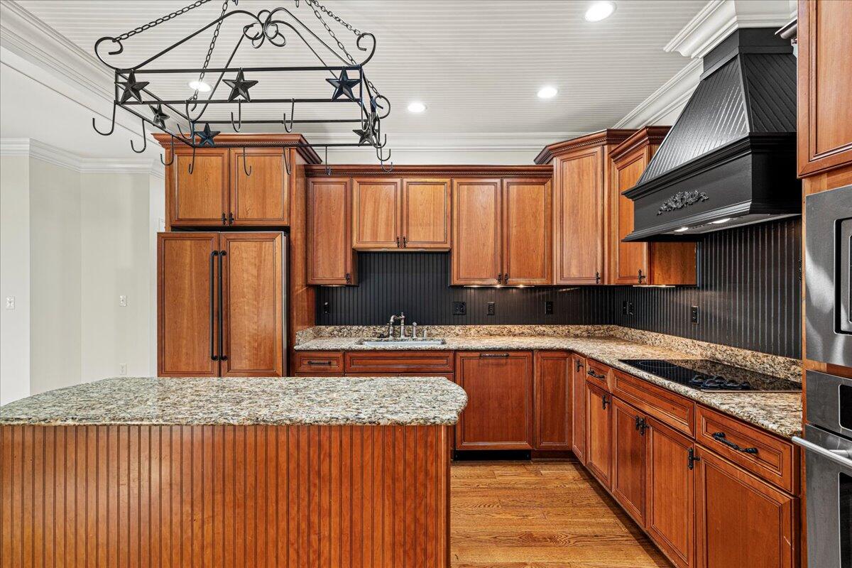 228 Chippendale Circle