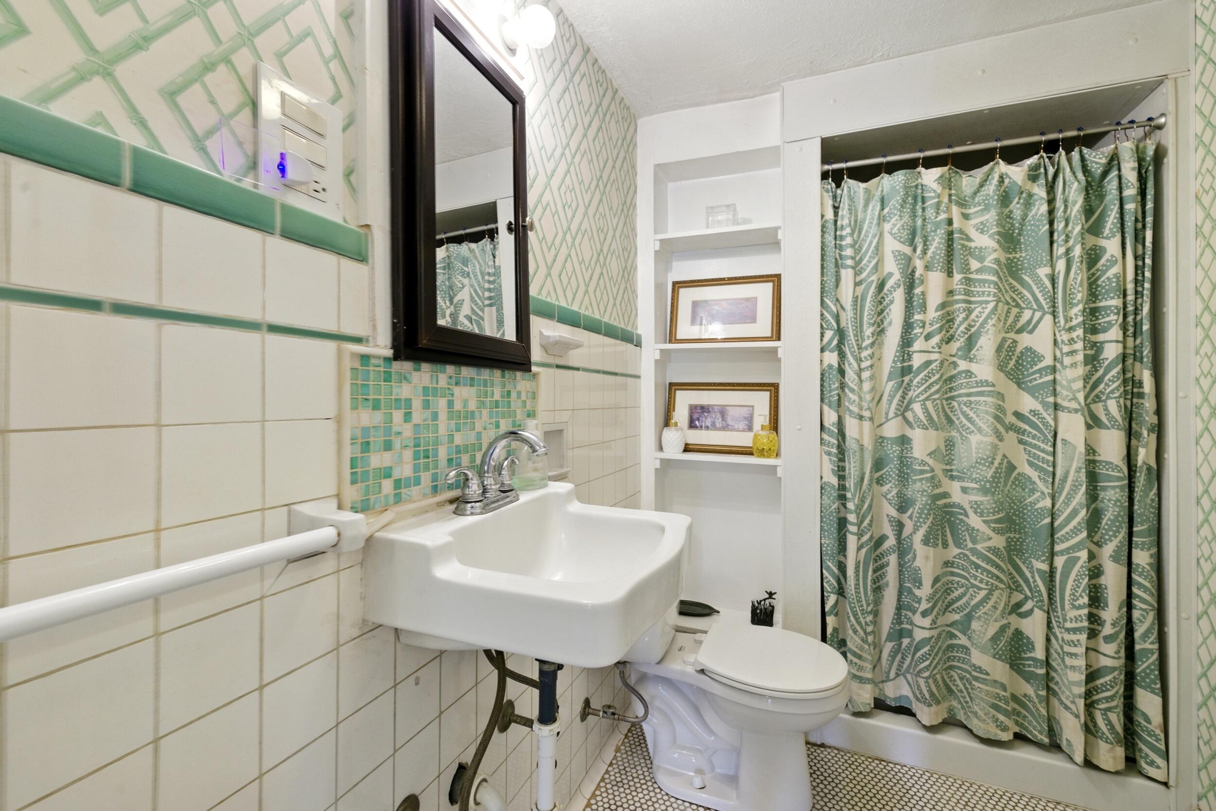 405 South Broadway Street