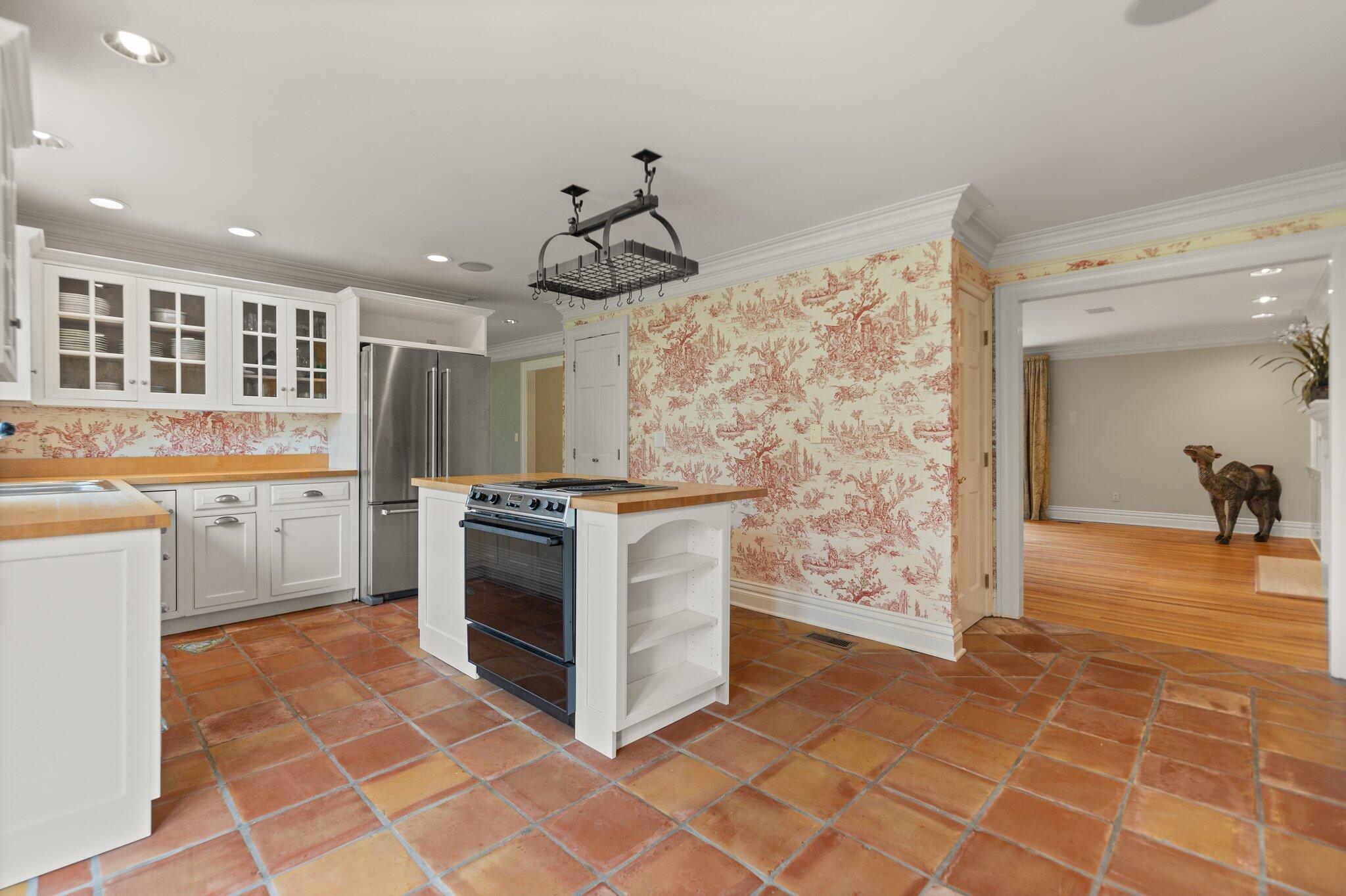 3402 North US Highway 25