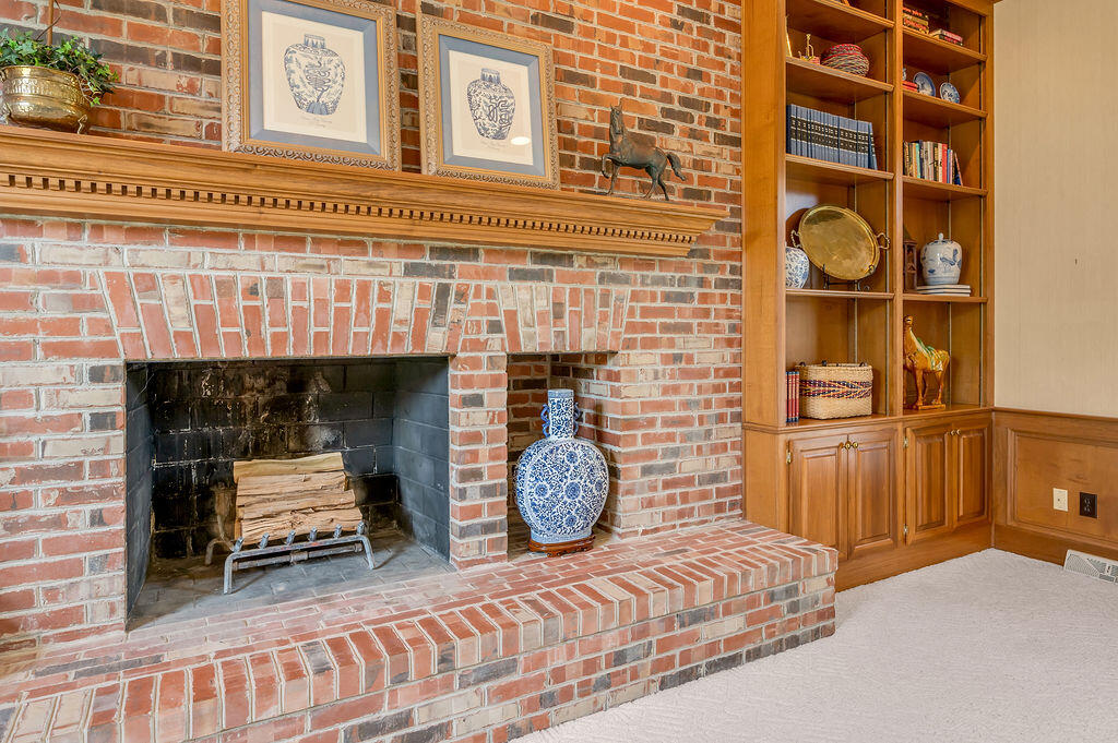 2586 Overlake Circle