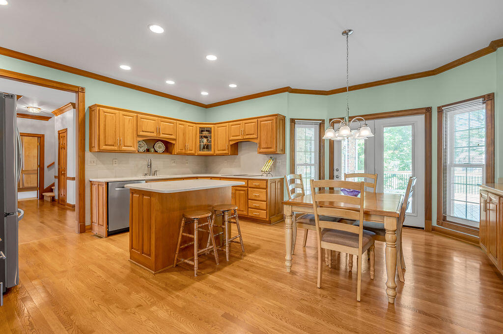 2586 Overlake Circle