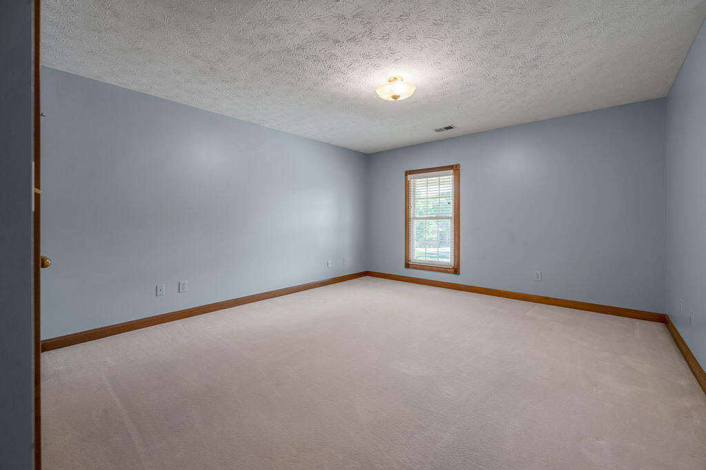 2586 Overlake Circle