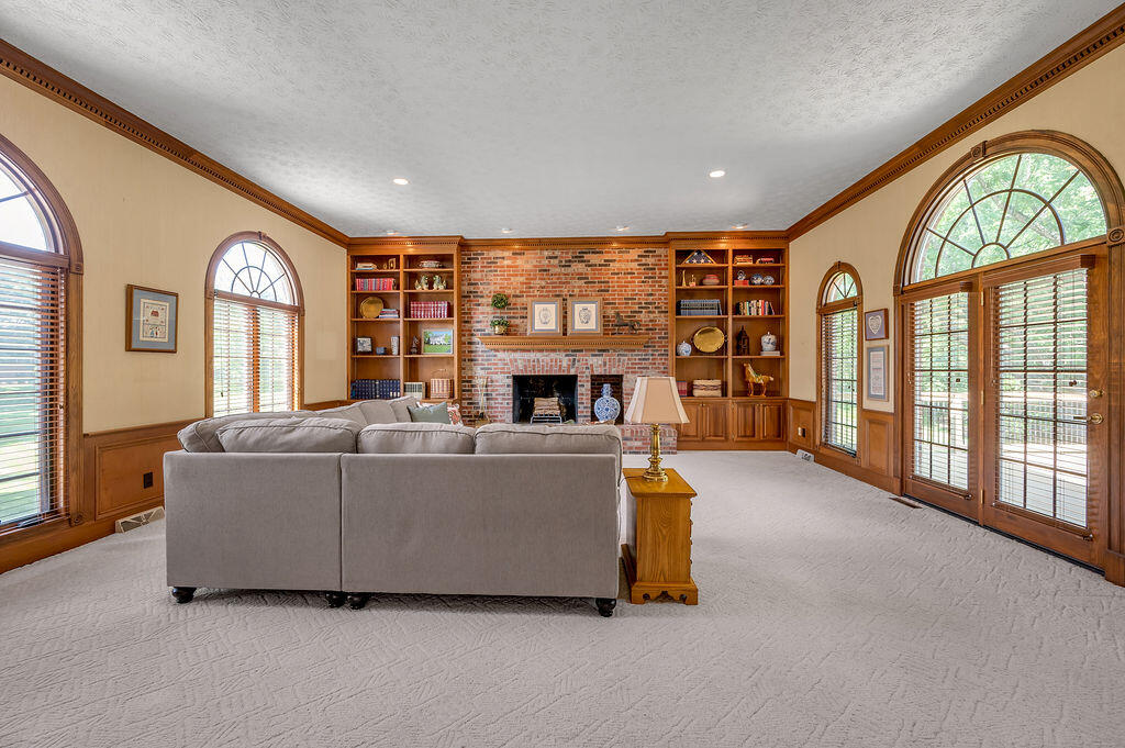 2586 Overlake Circle