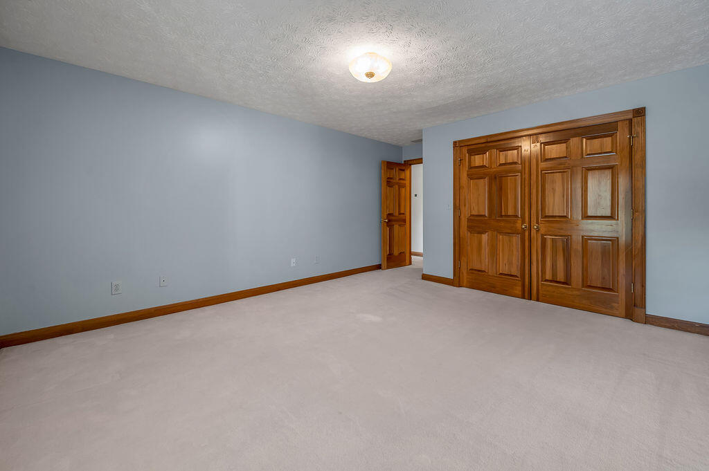 2586 Overlake Circle