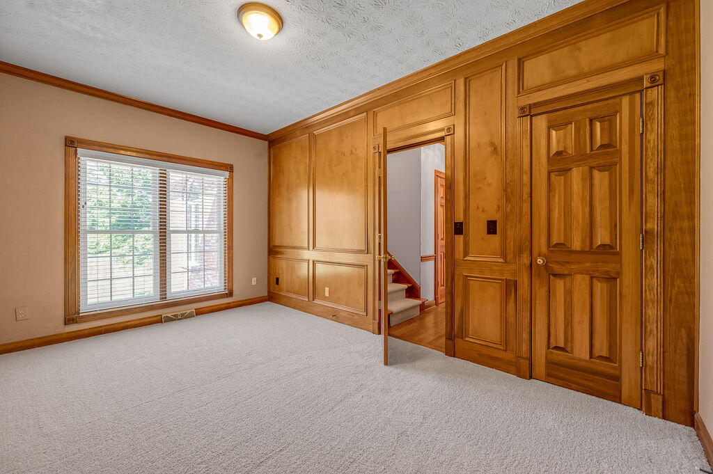 2586 Overlake Circle