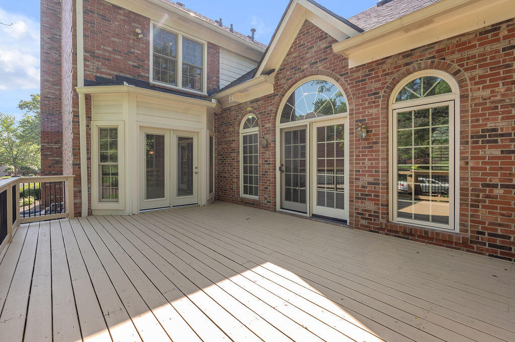 2586 Overlake Circle