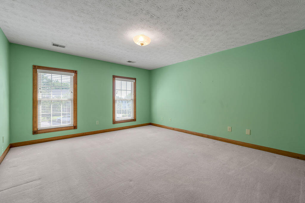 2586 Overlake Circle