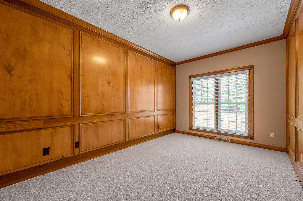 2586 Overlake Circle