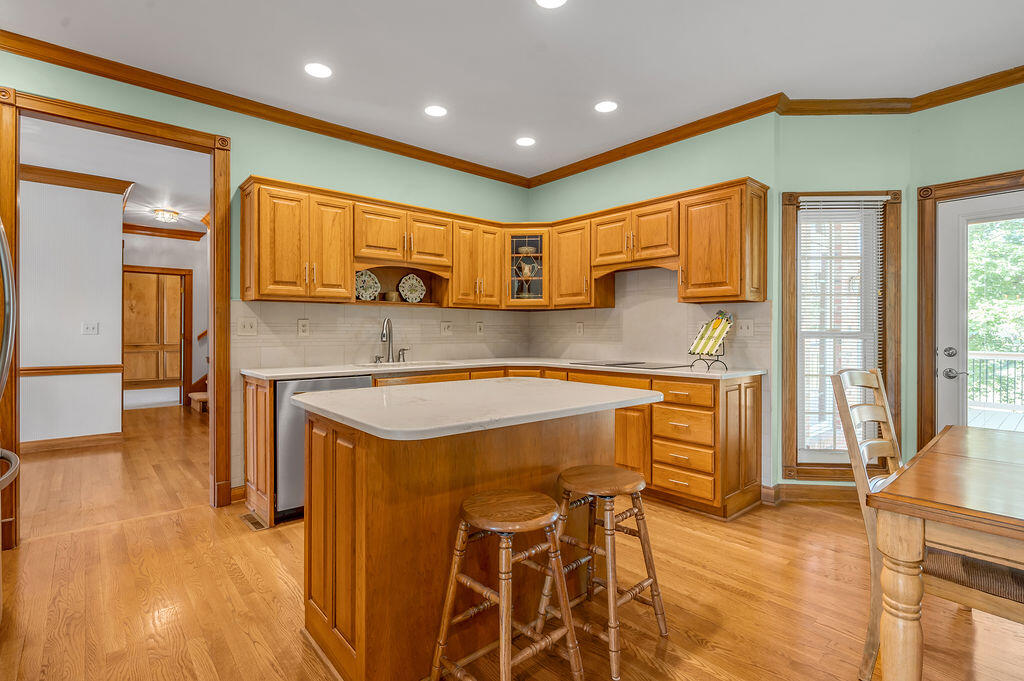 2586 Overlake Circle