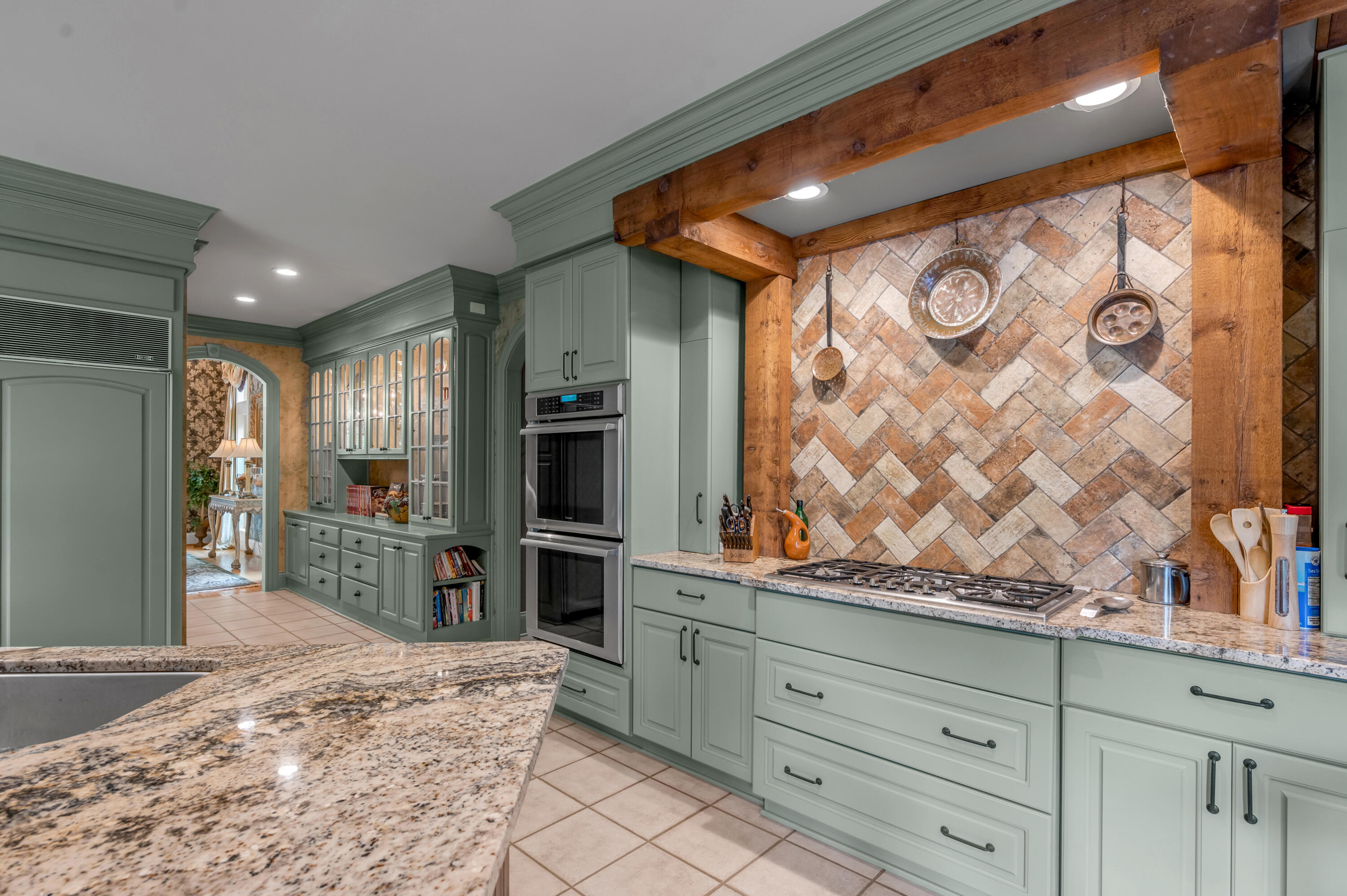 52 Avenue of Champions