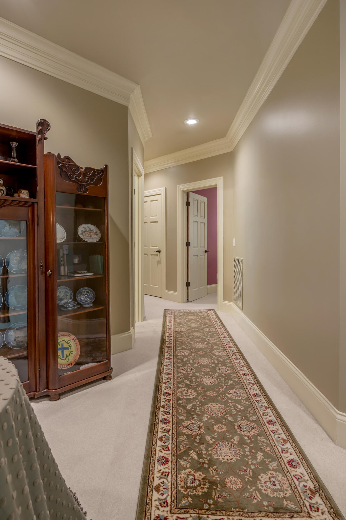 52 Avenue of Champions