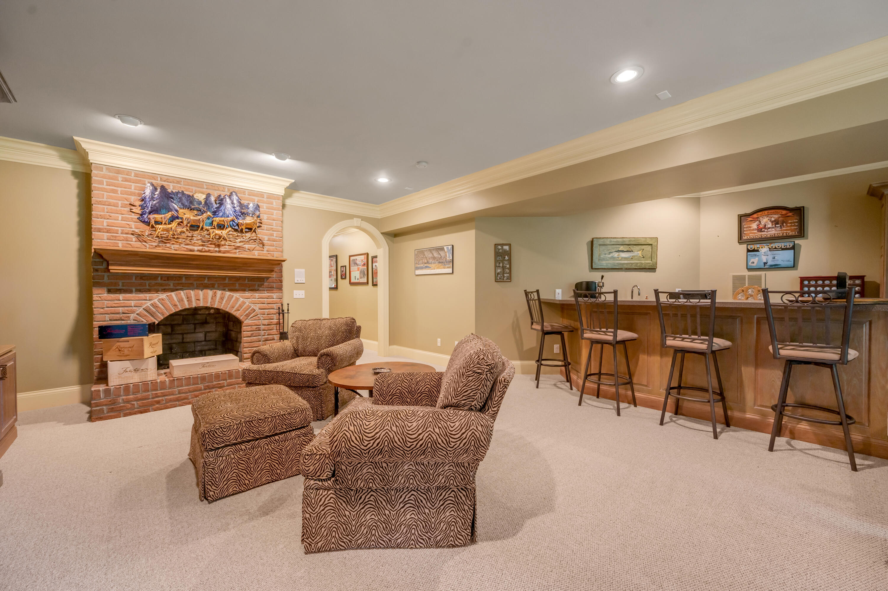 52 Avenue of Champions