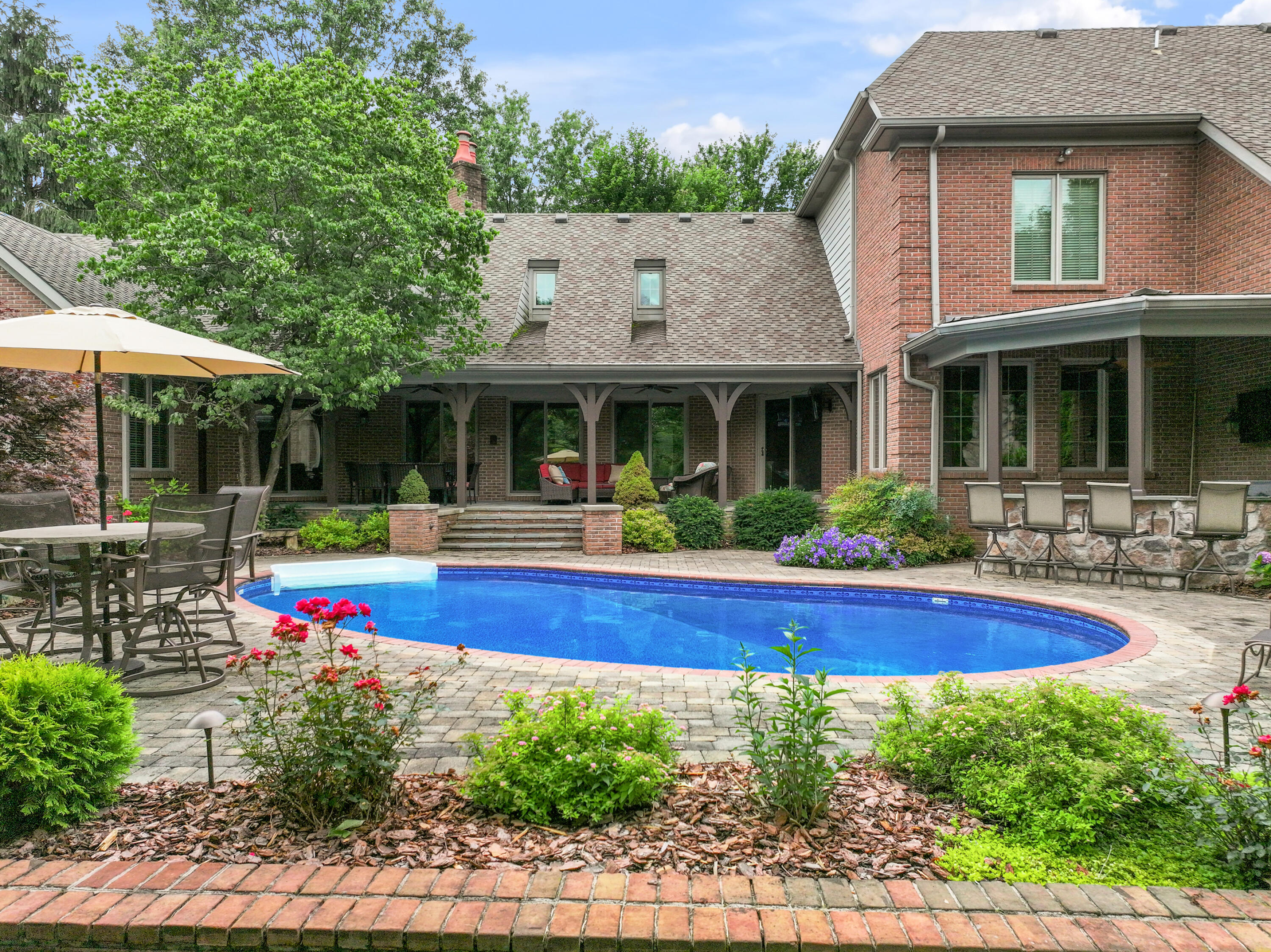 52 Avenue of Champions