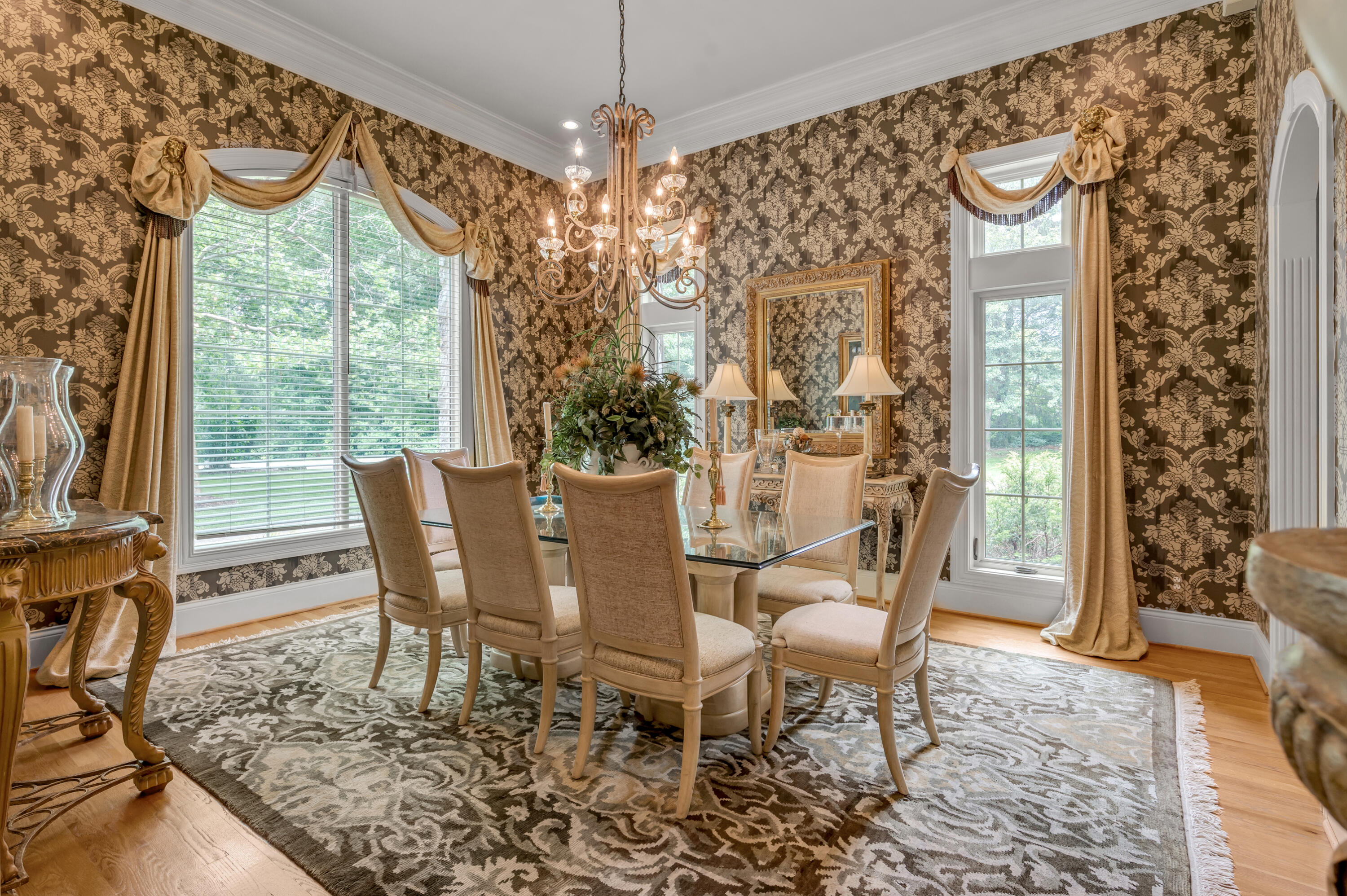 52 Avenue of Champions