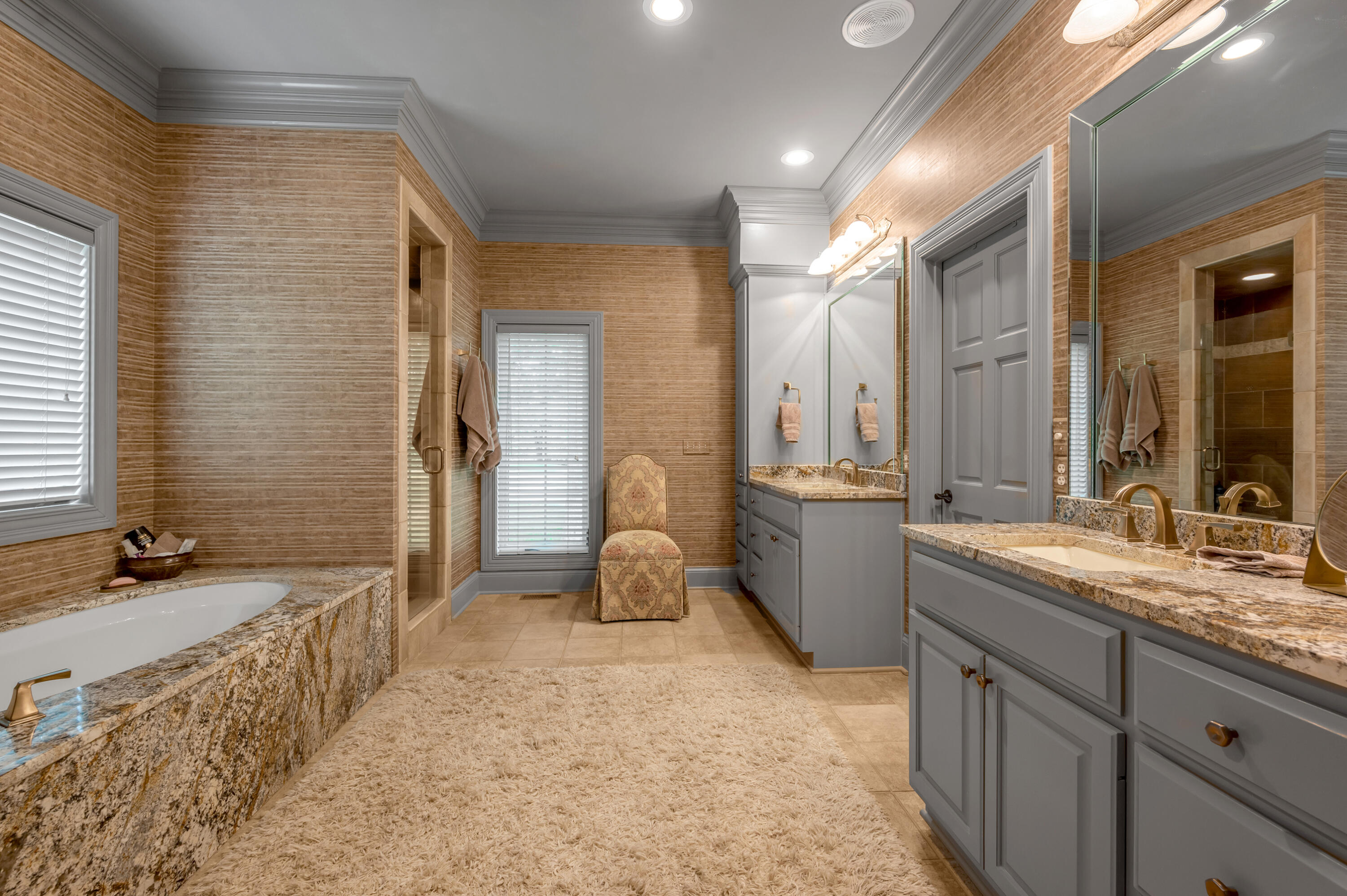 52 Avenue of Champions