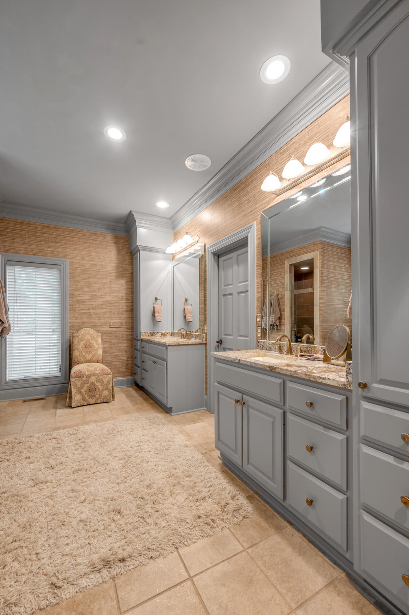 52 Avenue of Champions