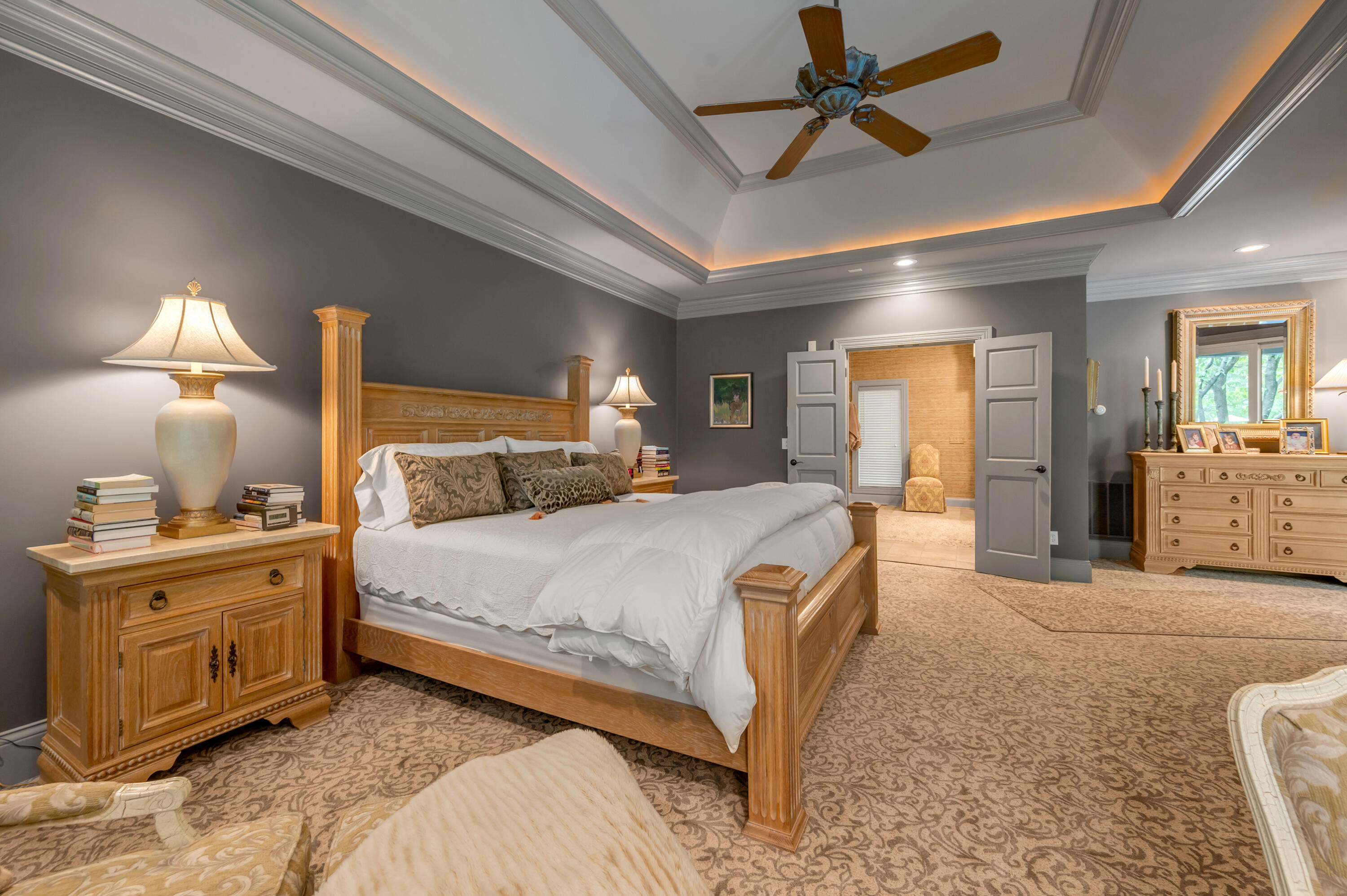 52 Avenue of Champions