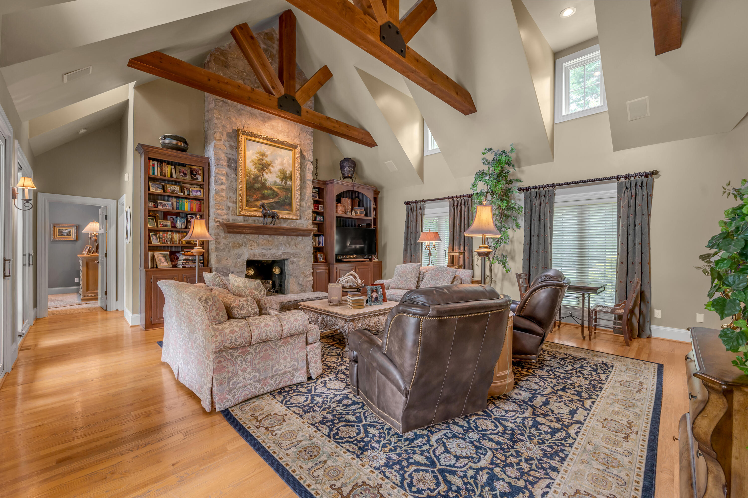 52 Avenue of Champions