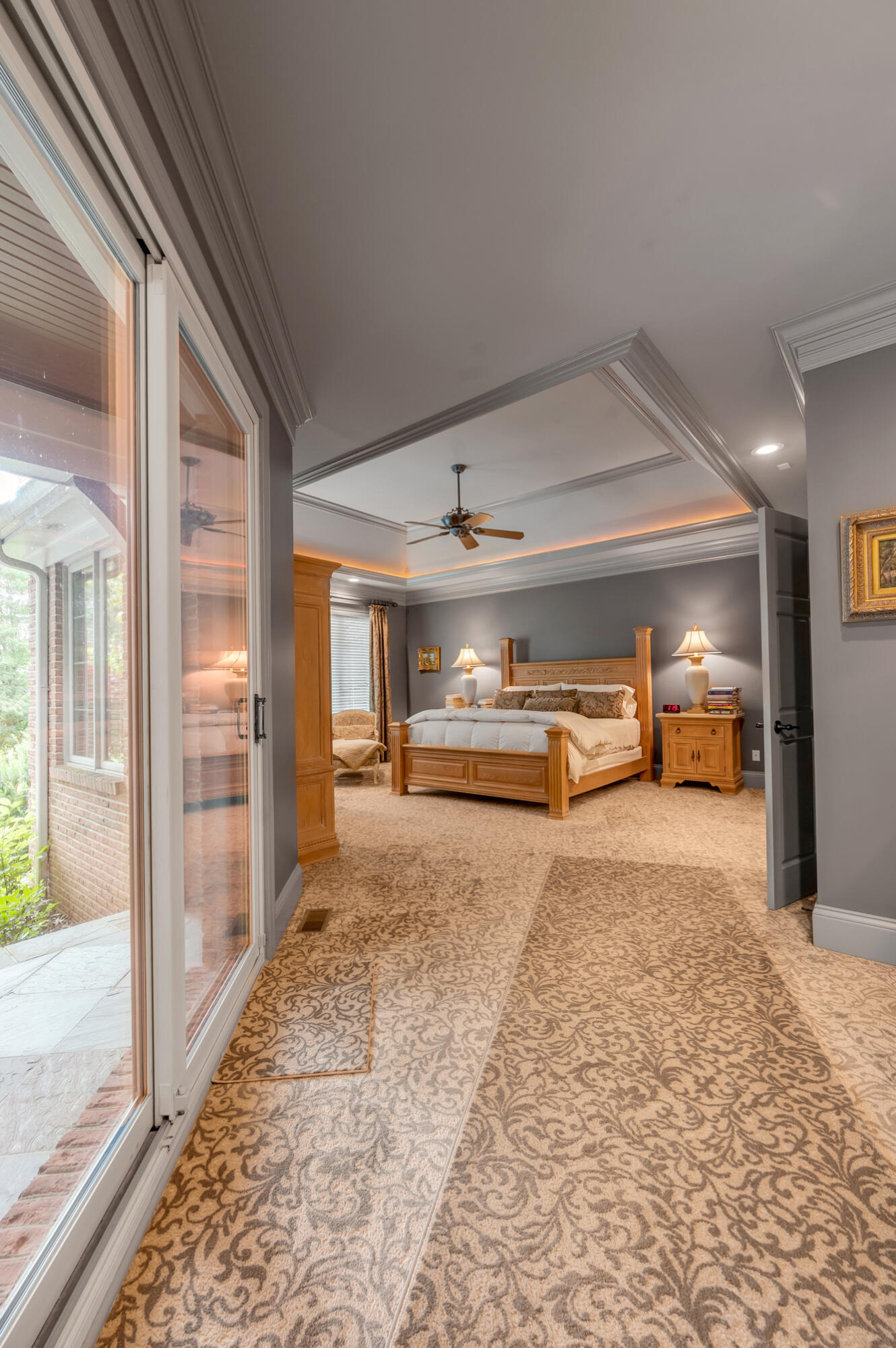 52 Avenue of Champions