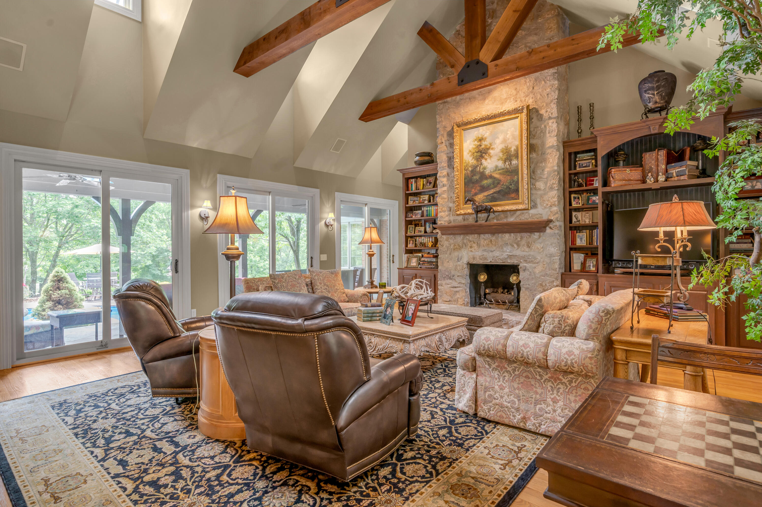 52 Avenue of Champions