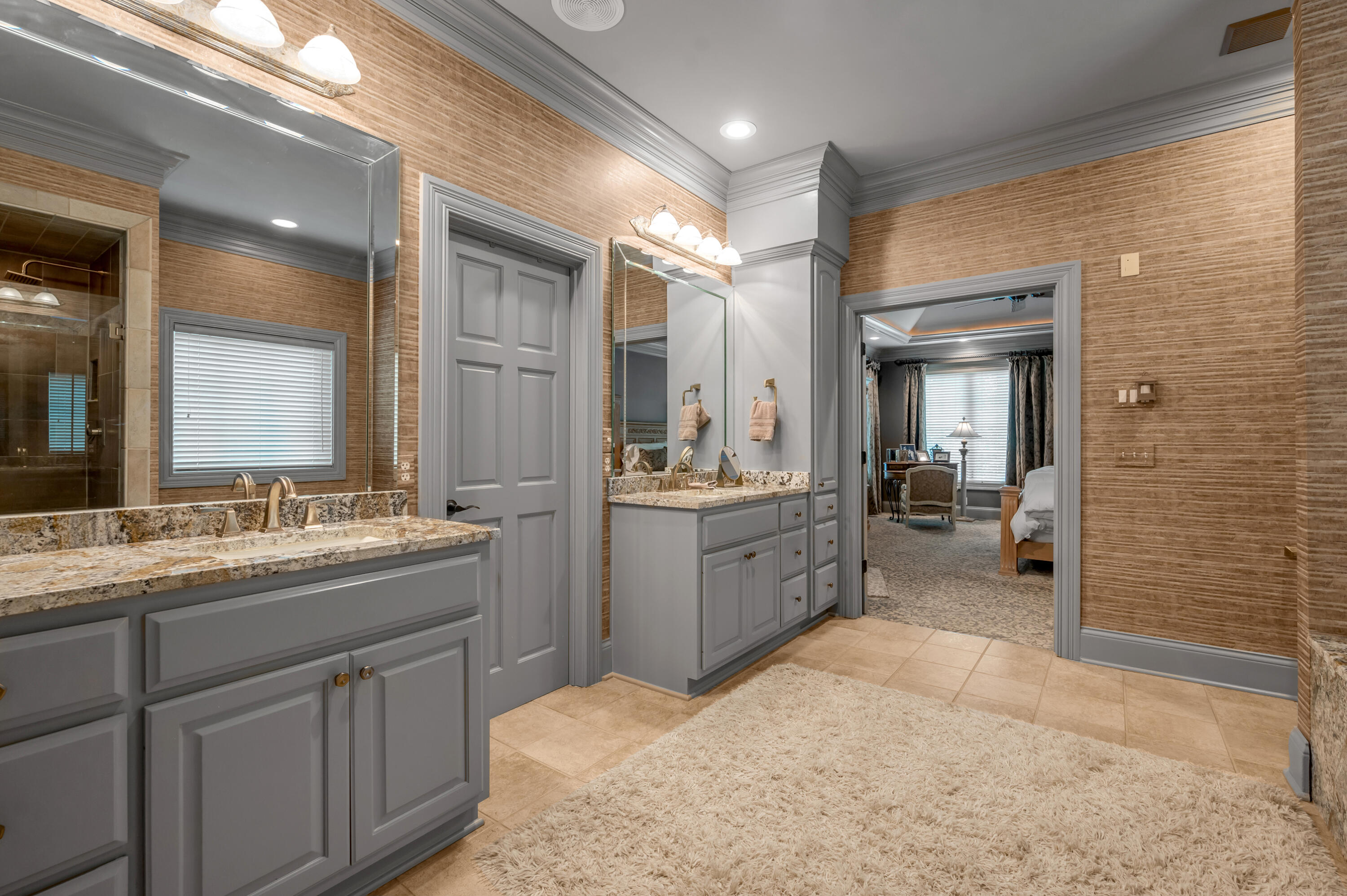 52 Avenue of Champions