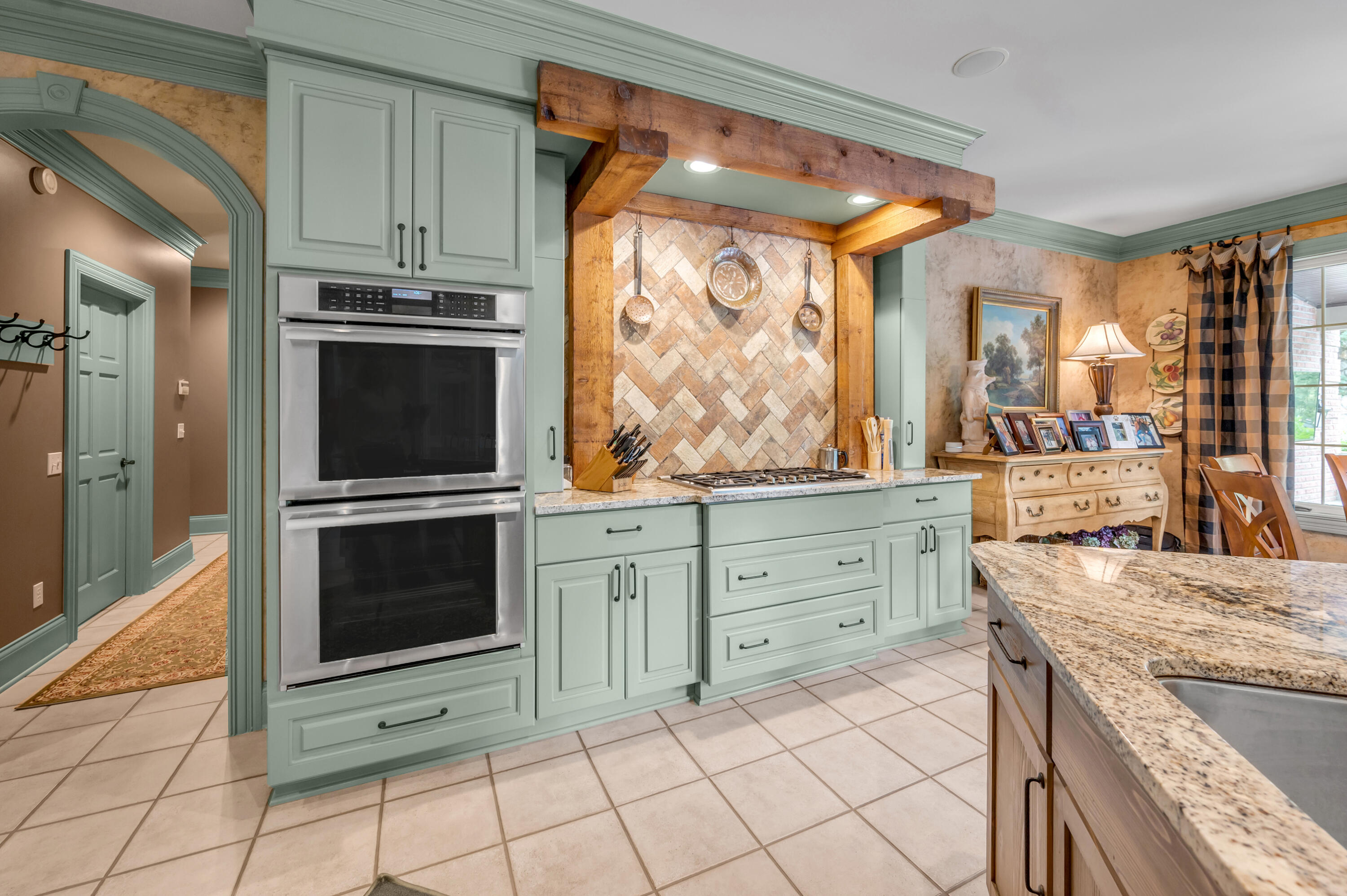 52 Avenue of Champions