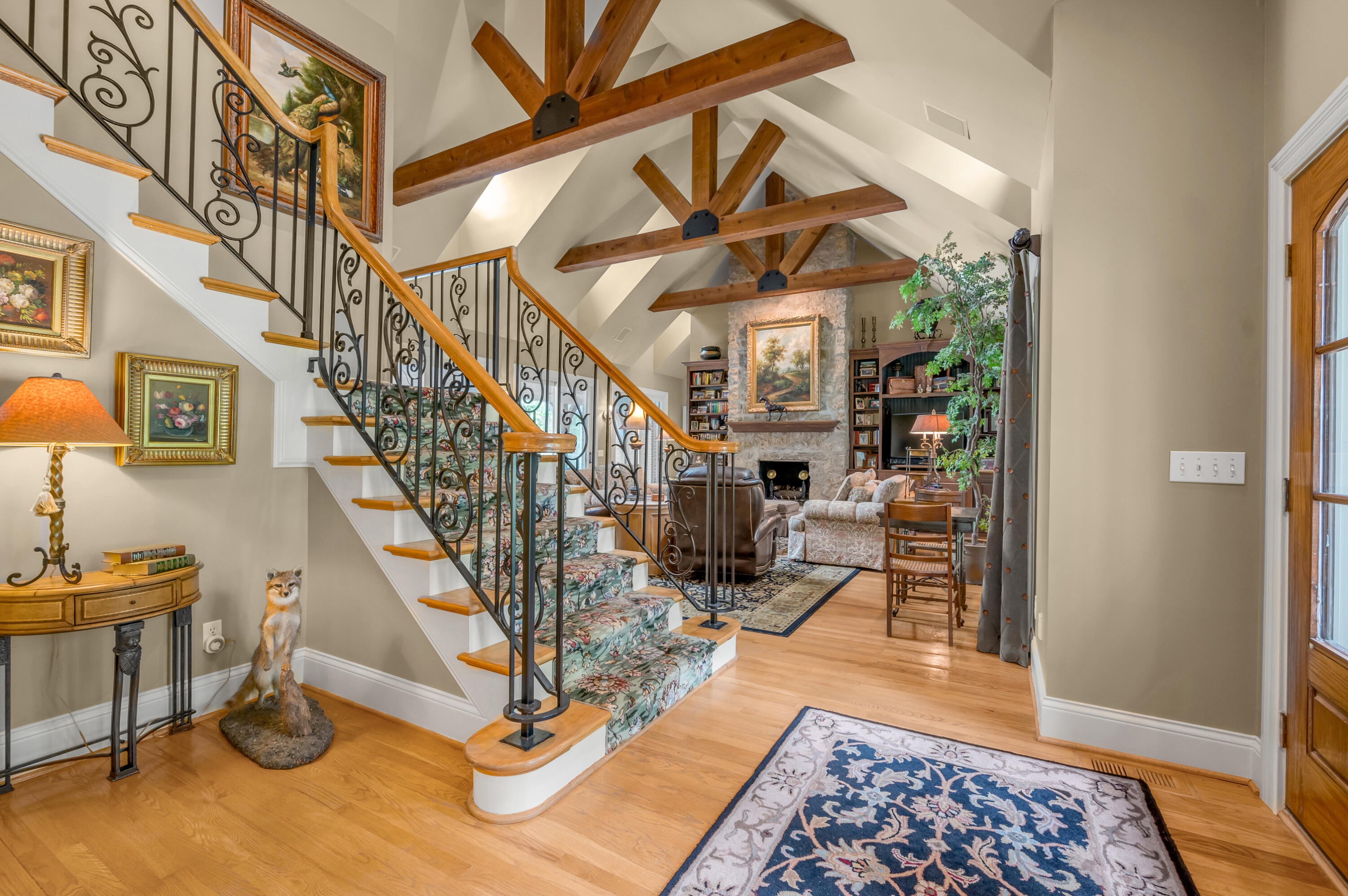 52 Avenue of Champions