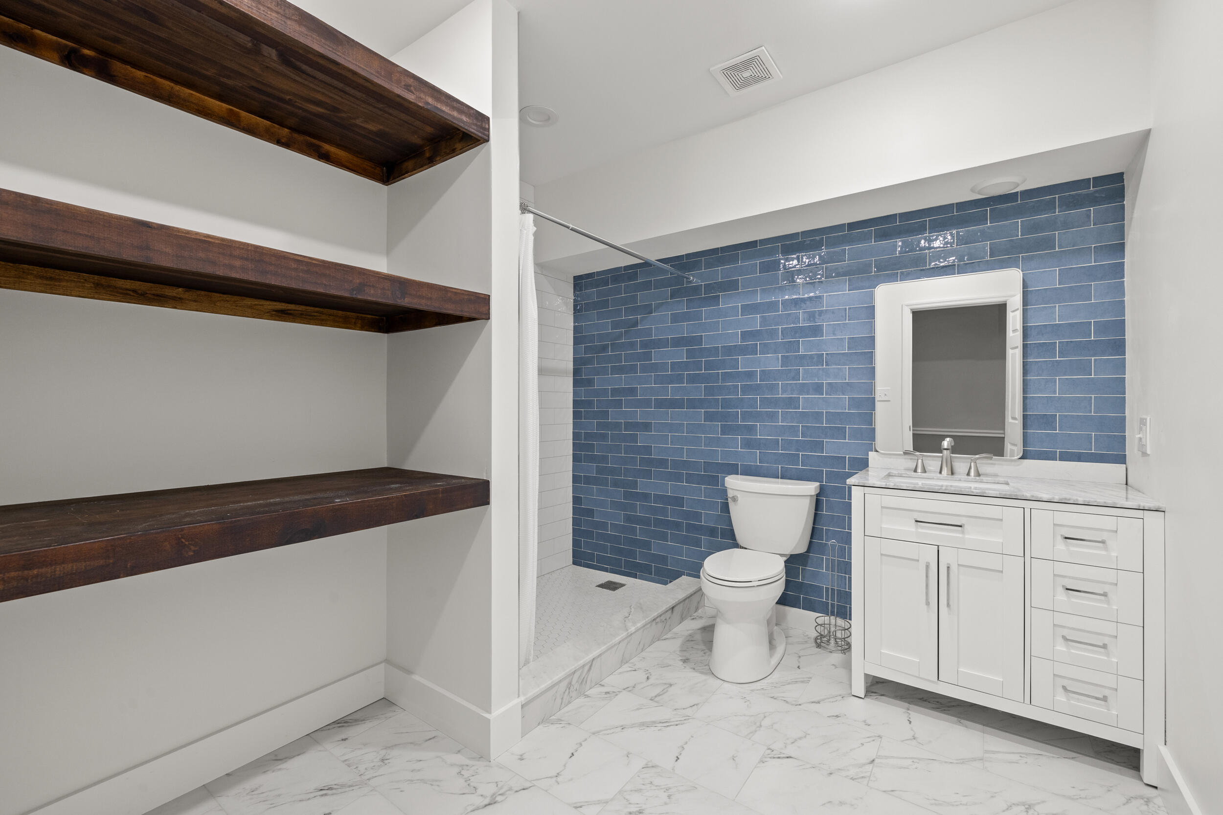2105 Woodley Circle