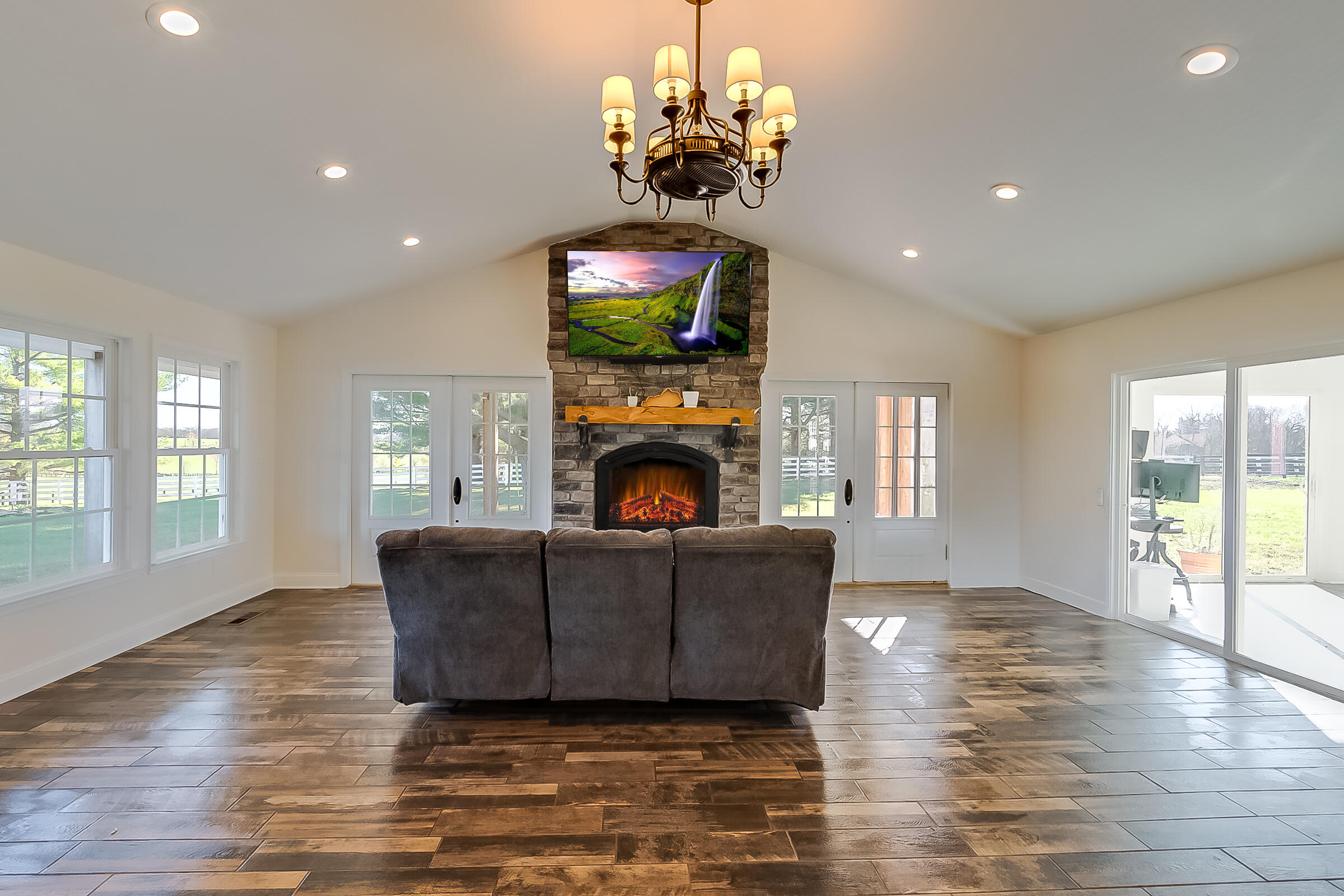 3325 Old Frankfort Pike
