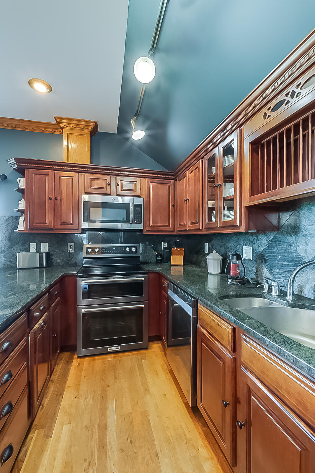 3325 Old Frankfort Pike