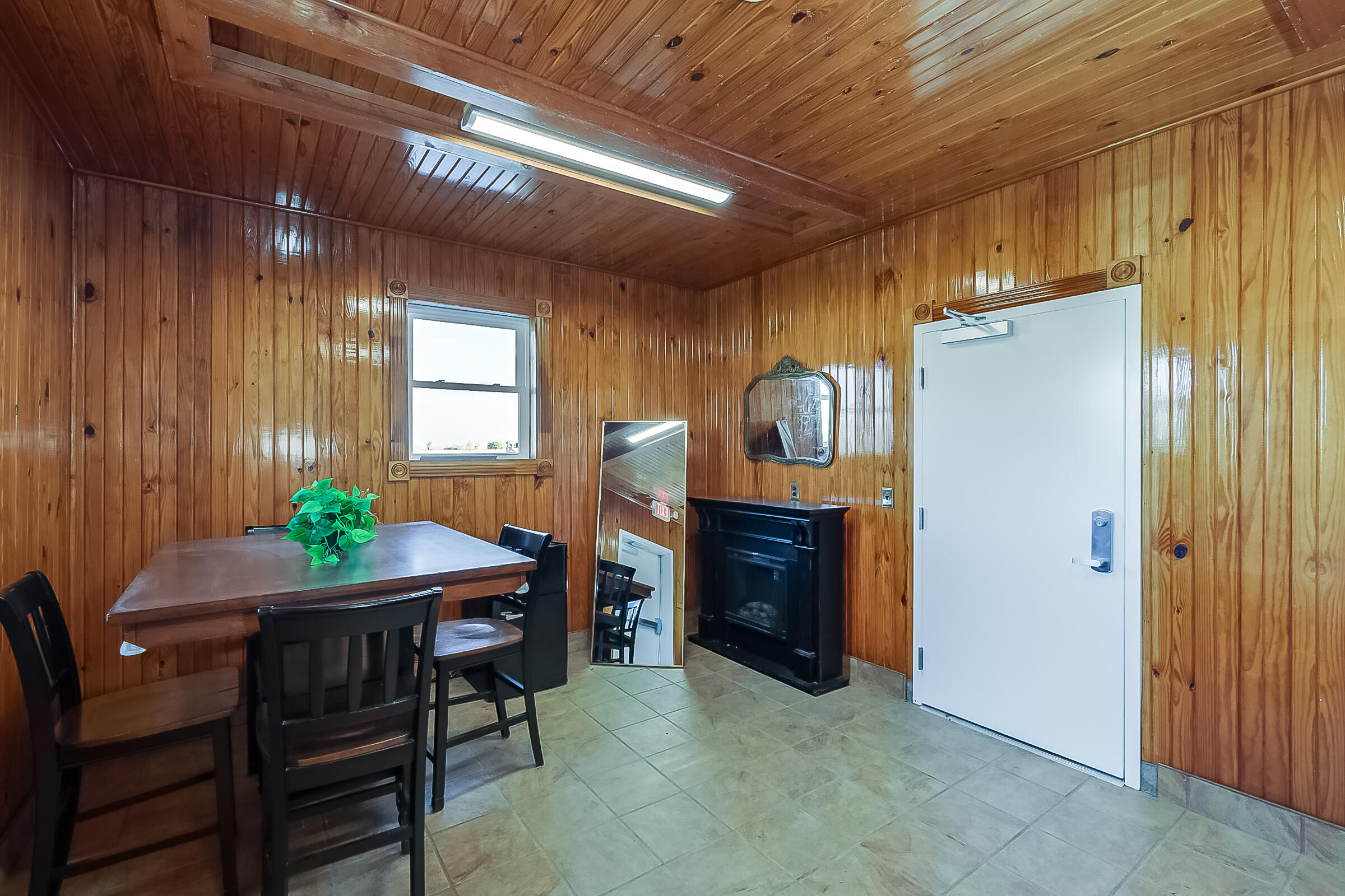 3325 Old Frankfort Pike