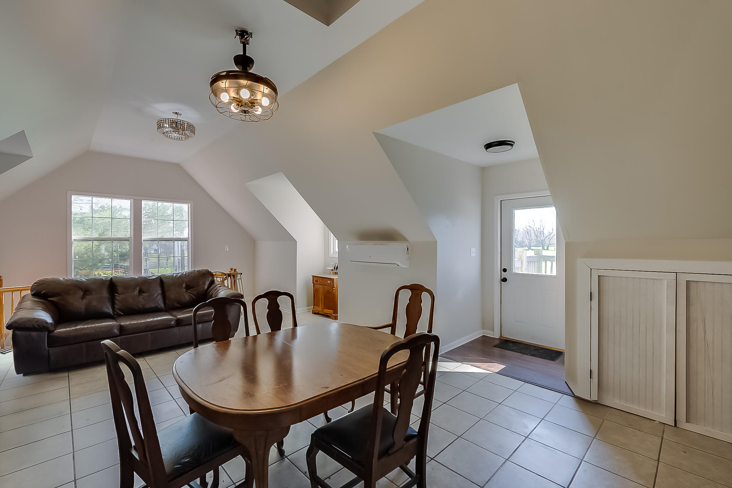 3325 Old Frankfort Pike