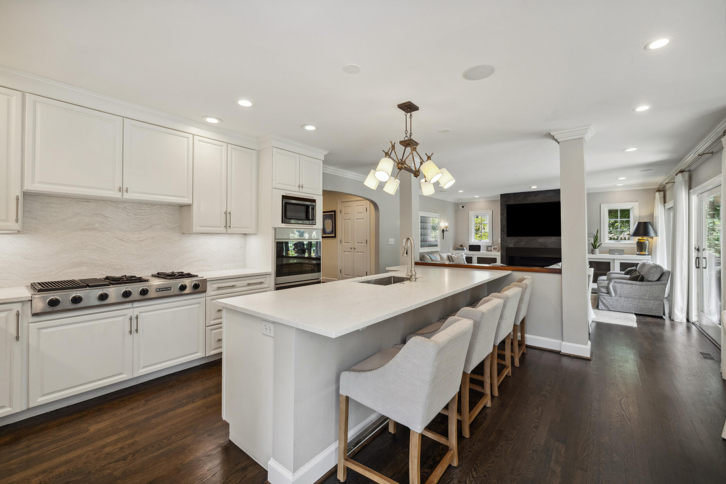 1184 Lakewood Drive
