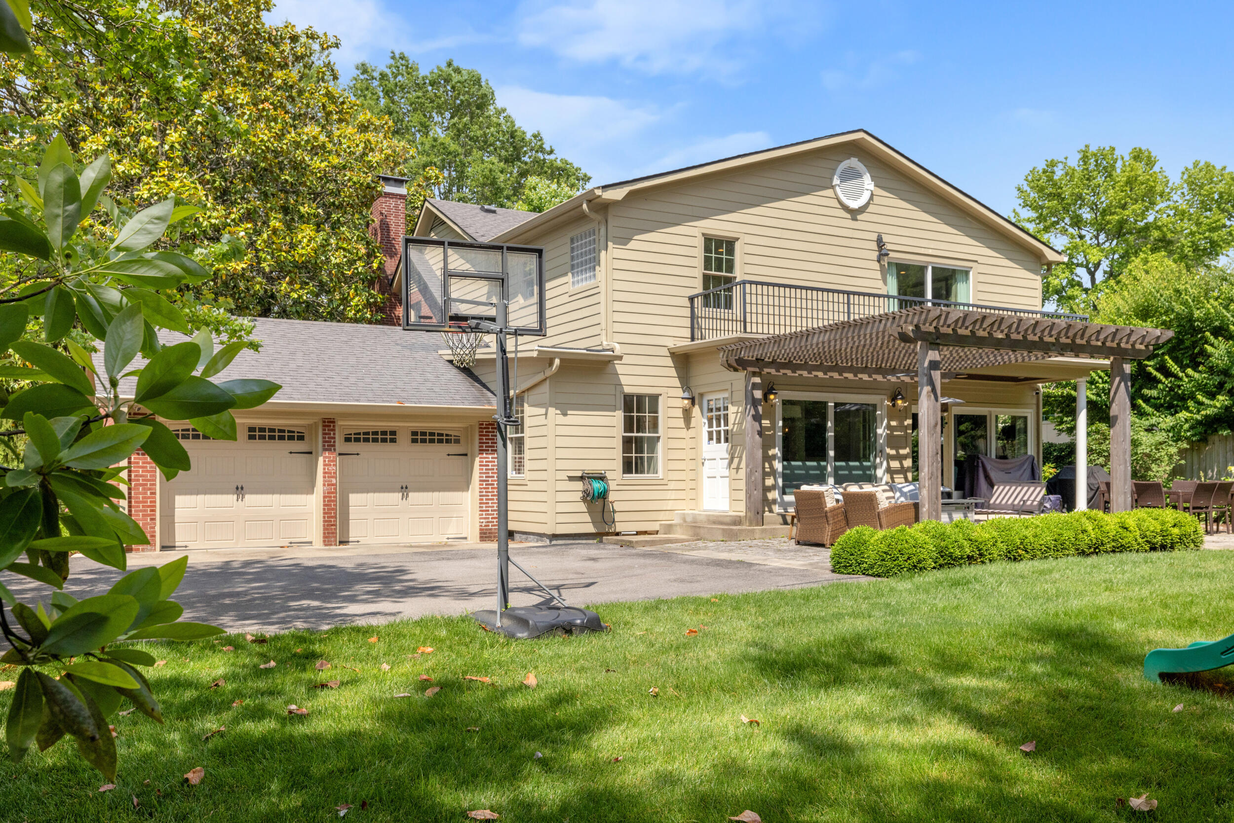 1184 Lakewood Drive