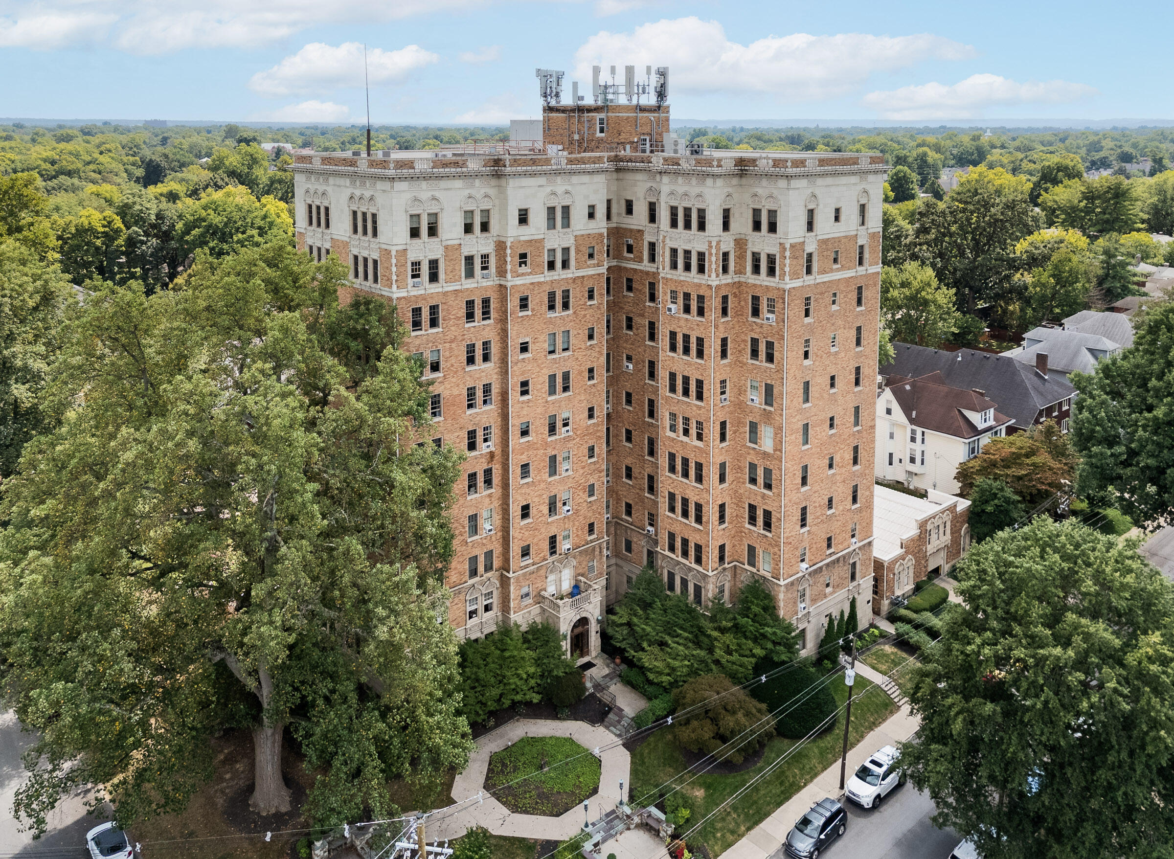 2140 Bonnycastle Avenue, 10E