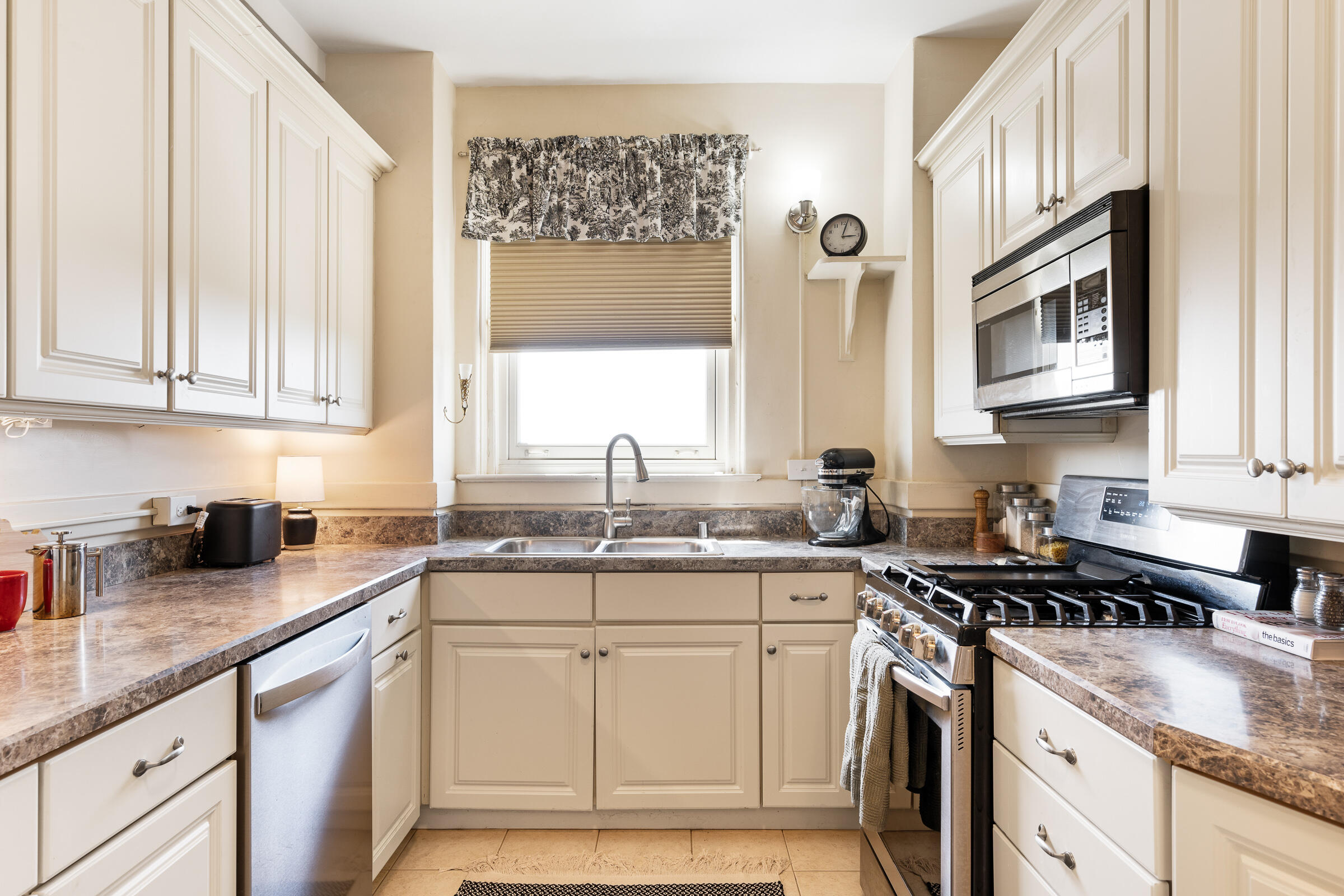 2140 Bonnycastle Avenue, 10E