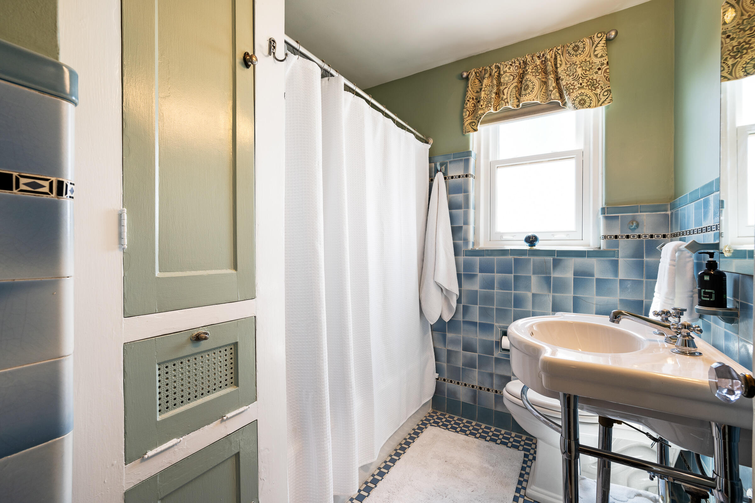 2140 Bonnycastle Avenue, 10E