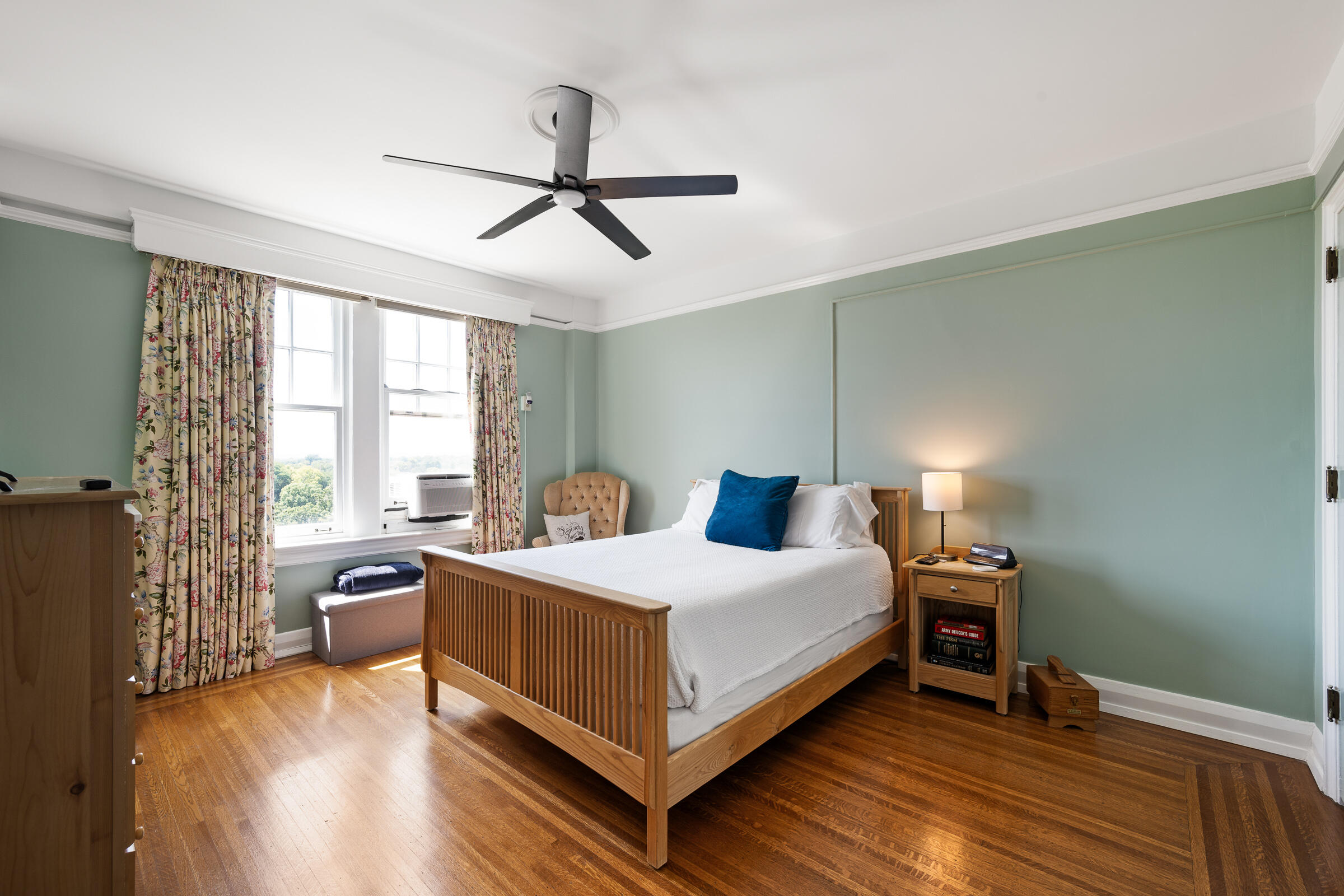 2140 Bonnycastle Avenue, 10E