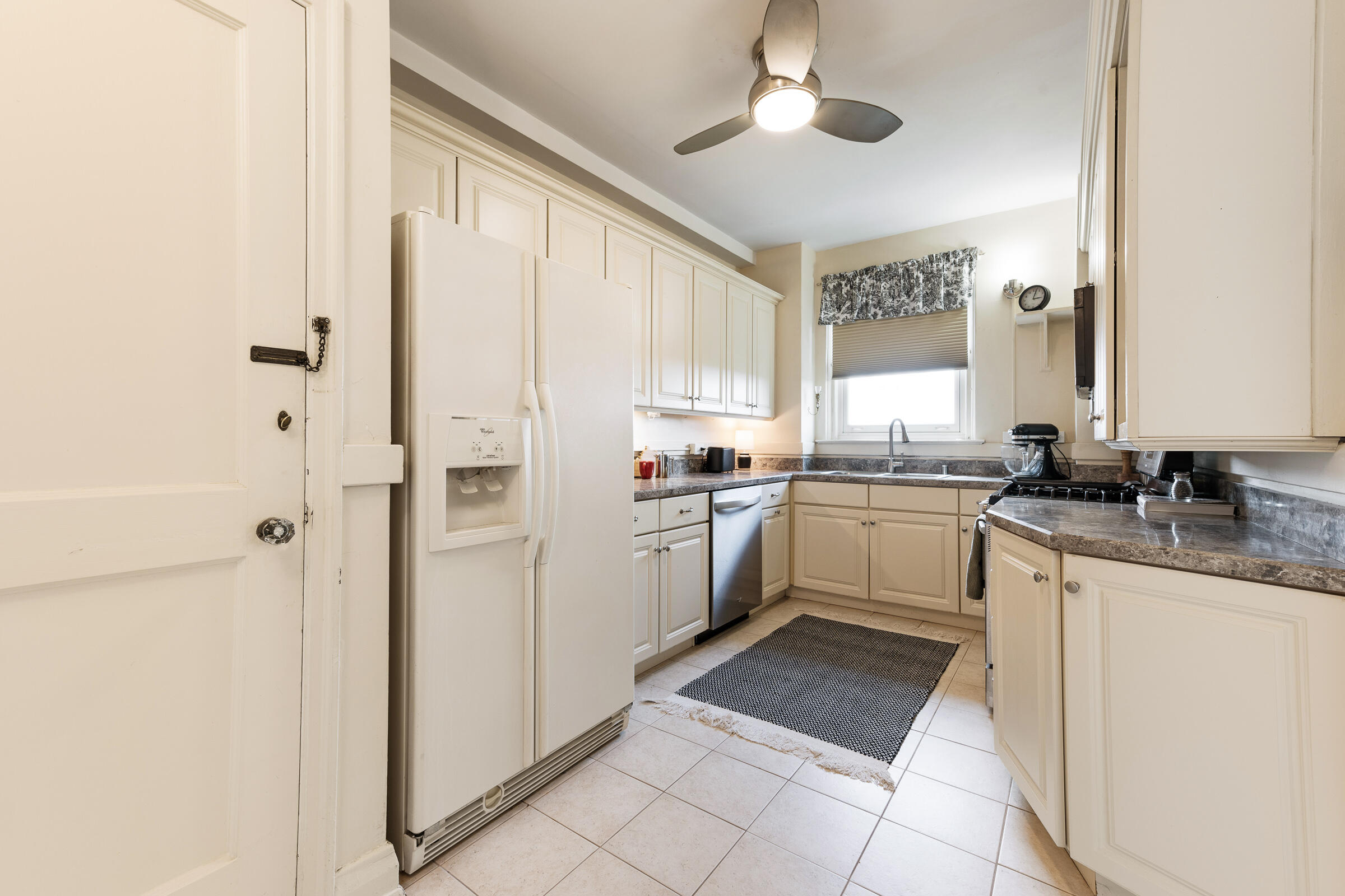 2140 Bonnycastle Avenue, 10E