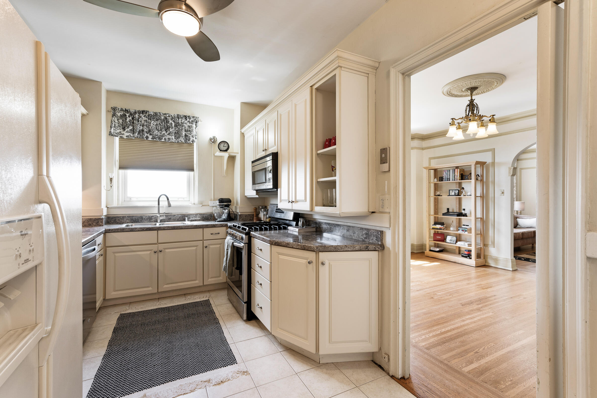 2140 Bonnycastle Avenue, 10E